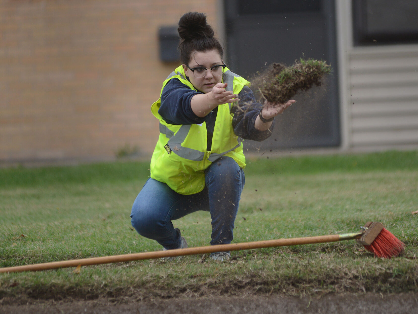 Rachelle Miller throws weed